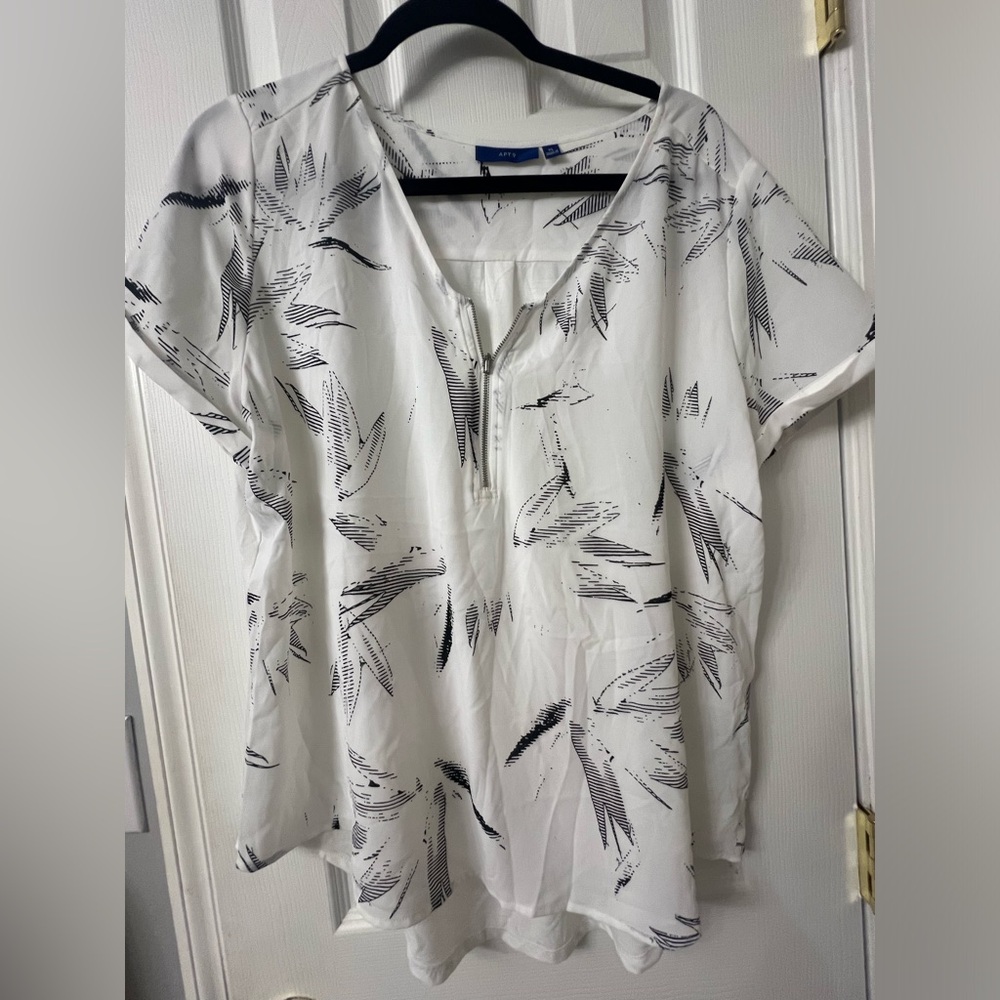 Apt 9 top XL black/white